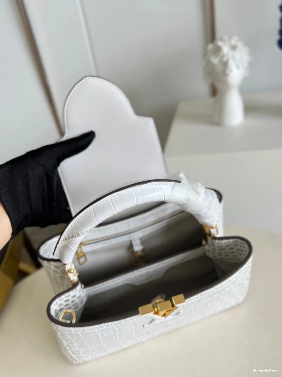 VUITTON LOUIS CAPUCINES BB 0801
